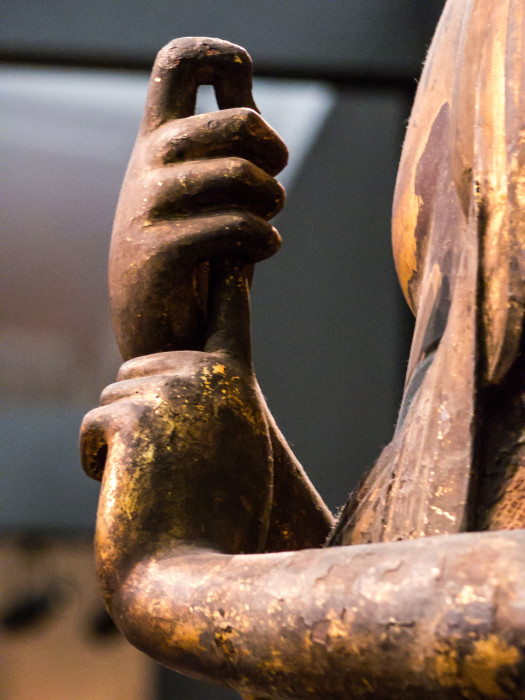 だいにちにょらいざぞう　平安時代・11～12世紀　木造（ヒノキ寄木）国立博物館本館